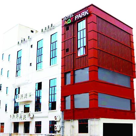 Hotel Agt Park Madrás Exterior foto